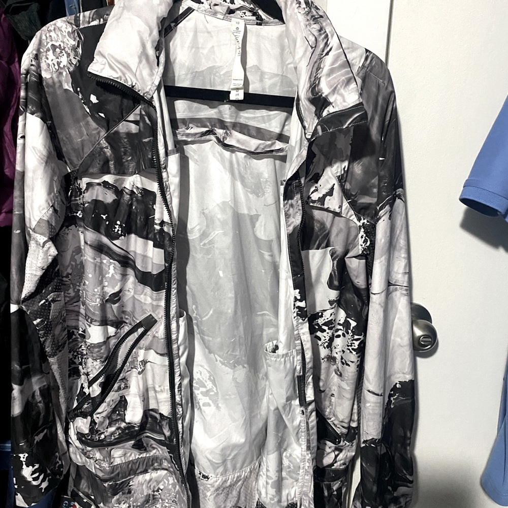 Lululemon running jacket